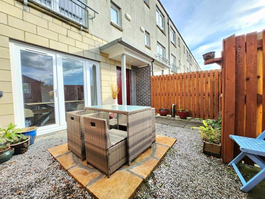 Modern 5 Bedroom Townhouse With Free Parking Glasgow Exterior foto